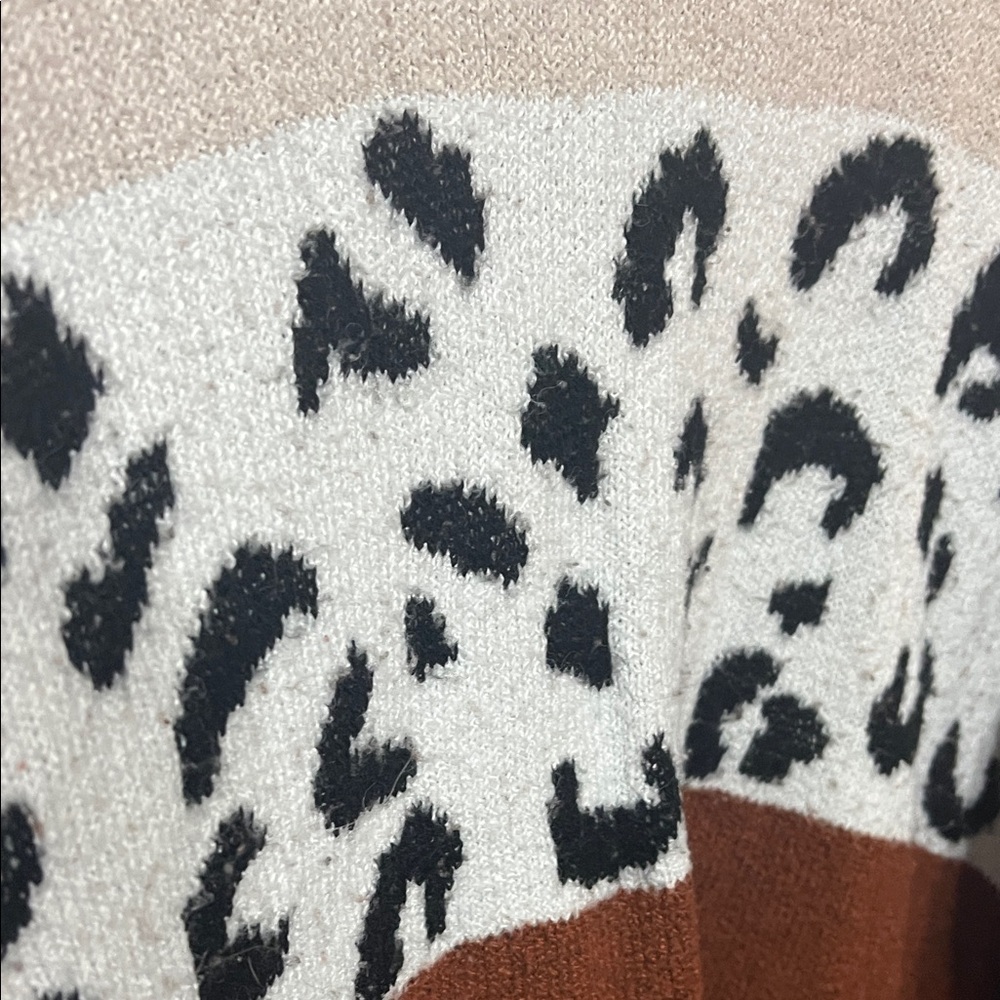 Staccato Beige and Rust Leopard Sweater - Picture 4 of 4